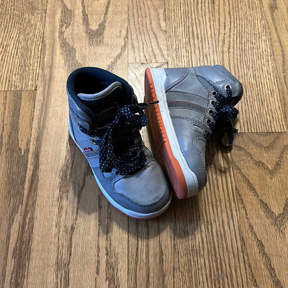 Levi’s Toddler high Tops size 9